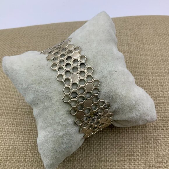 Lucky Brand Silver Tone Distressed Honeycomb Pattern Cuff Bracelet - Picture 1 of 6